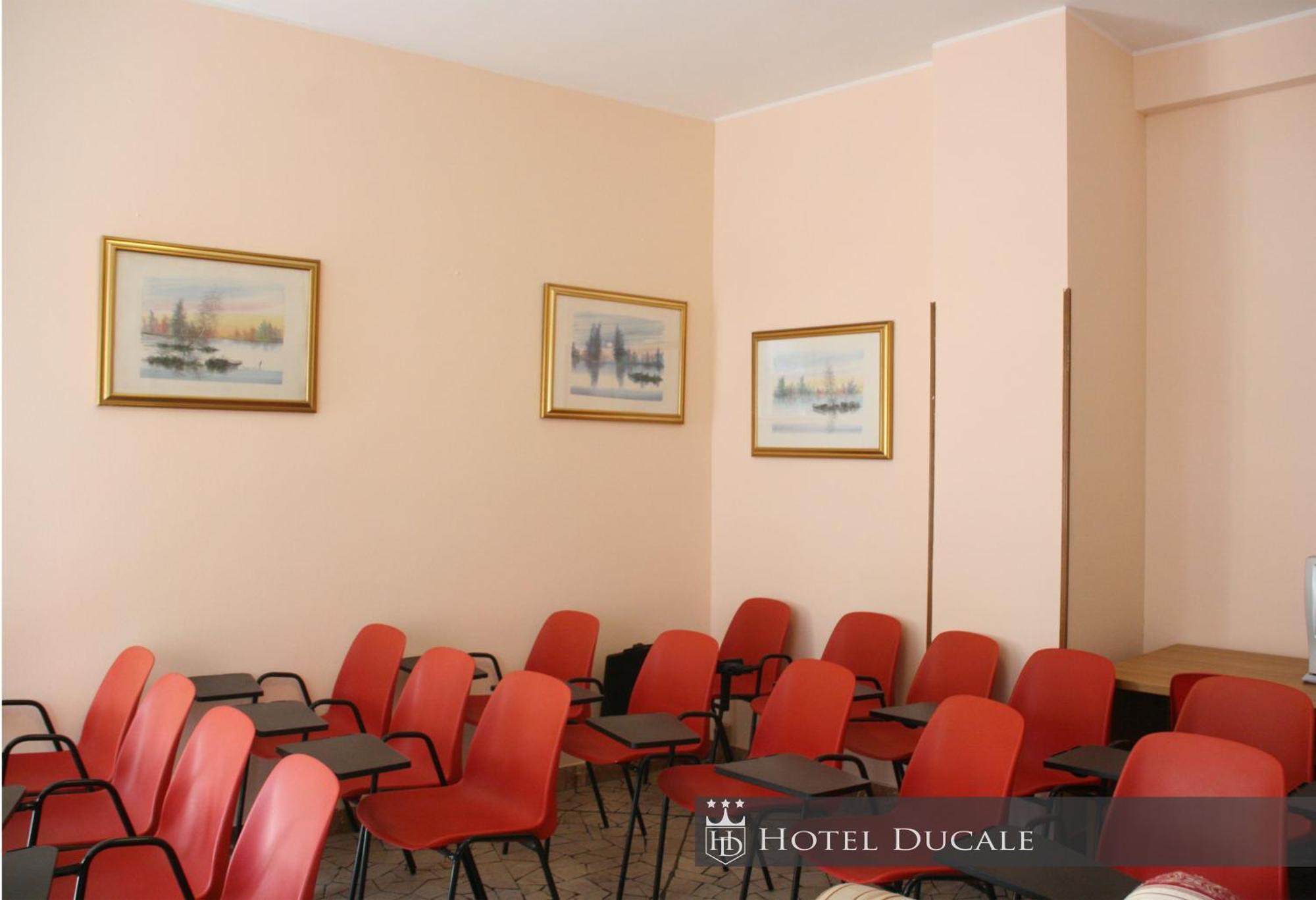 Hotel Ducale Vigevano Buitenkant foto