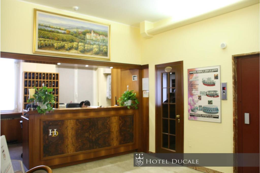 Hotel Ducale Vigevano Kamer foto