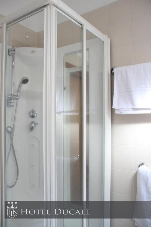 Hotel Ducale Vigevano Kamer foto