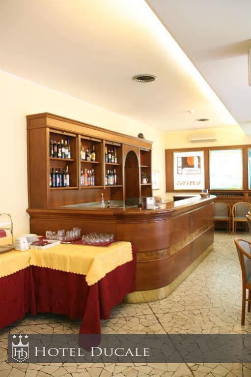 Hotel Ducale Vigevano Buitenkant foto