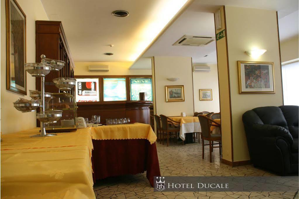 Hotel Ducale Vigevano Buitenkant foto